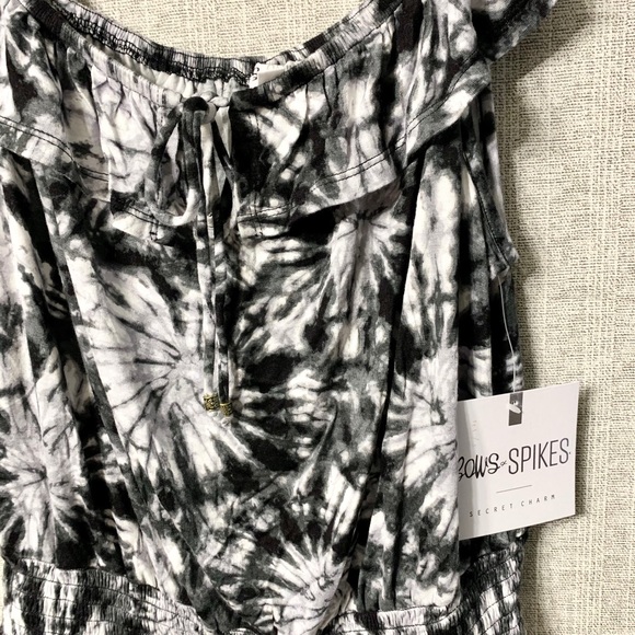 BOWS&SPIKES NWT Sleeveless Off-the-Shoulder Top - Picture 4 of 7